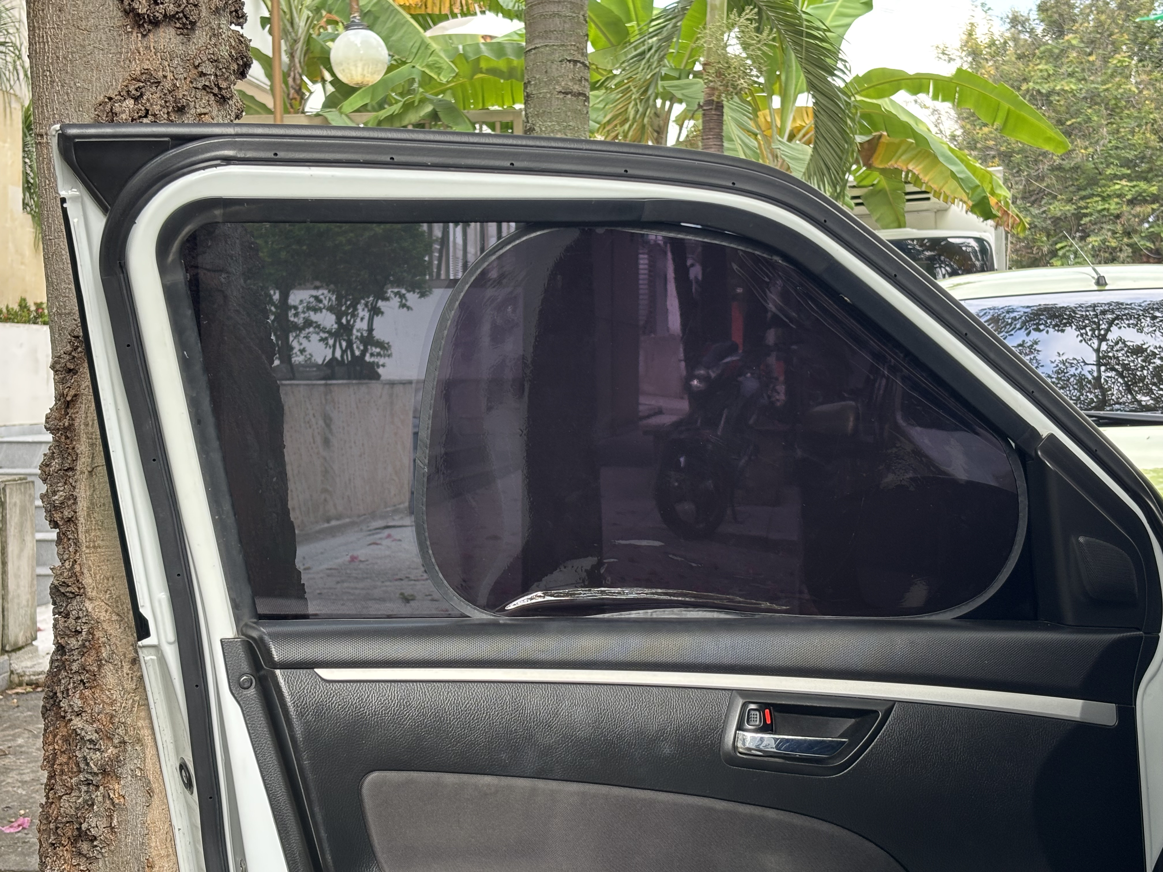 Miniatura 3 de PARASOL PARA VENTANA DE CARRO